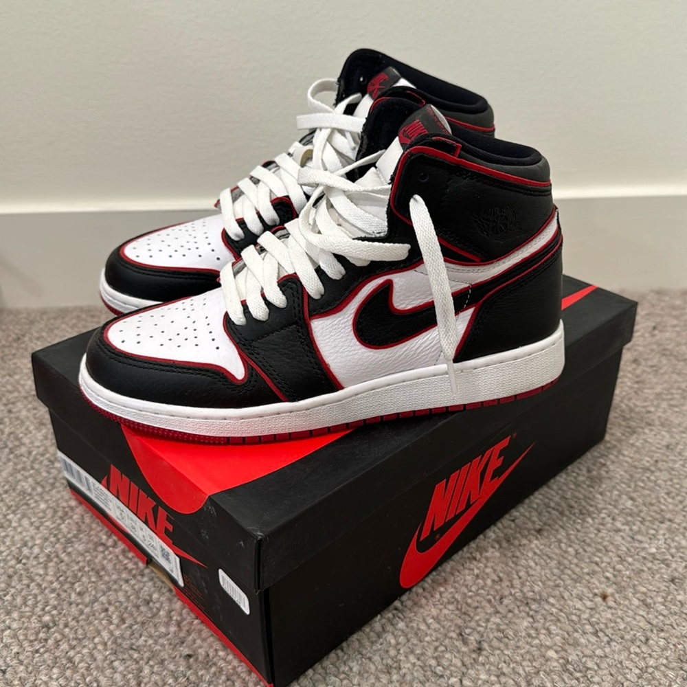 Air Jordan 1 High Bloodline